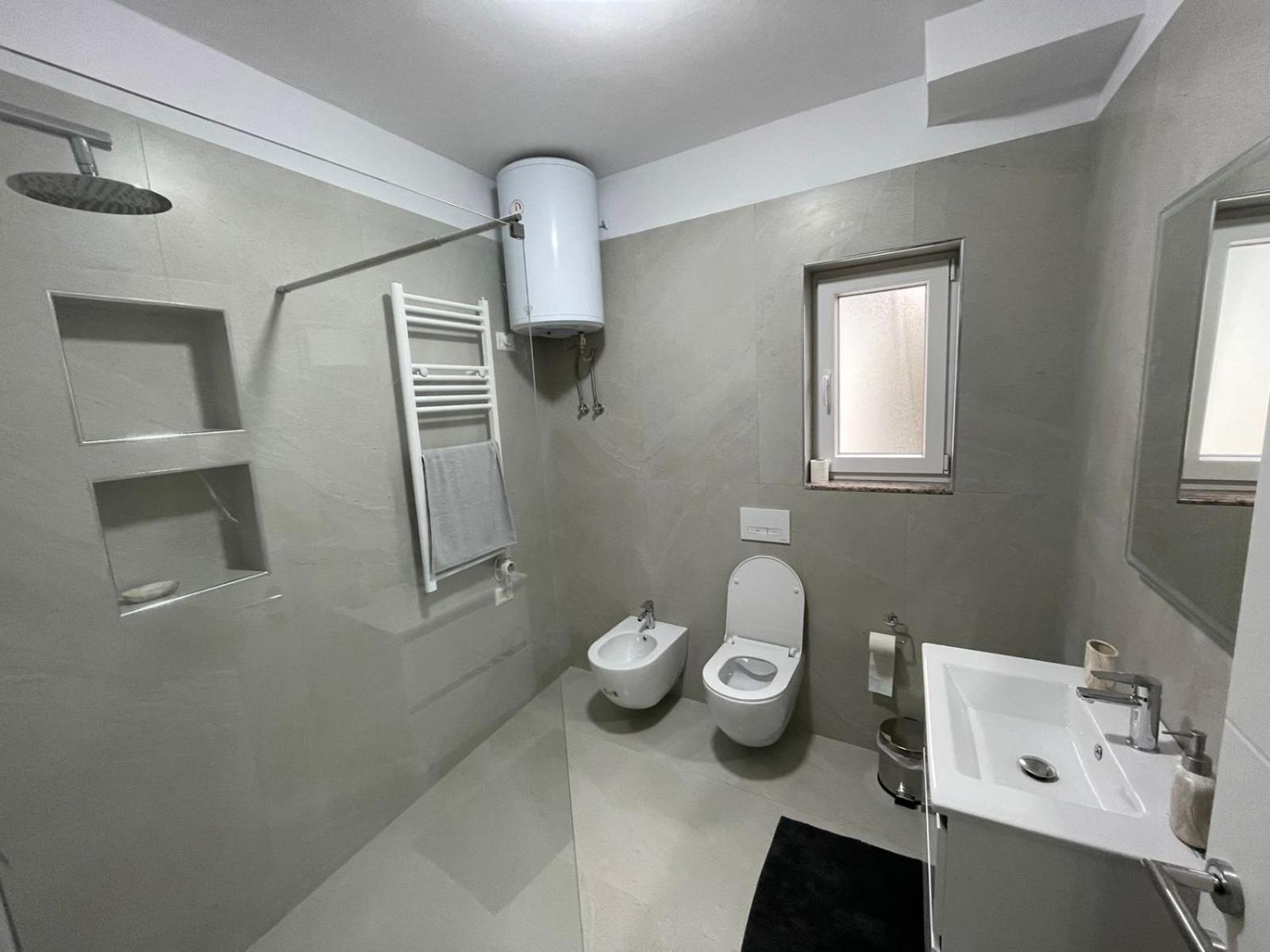 Kevi 'S Place Tiranë Ngoại thất bức ảnh